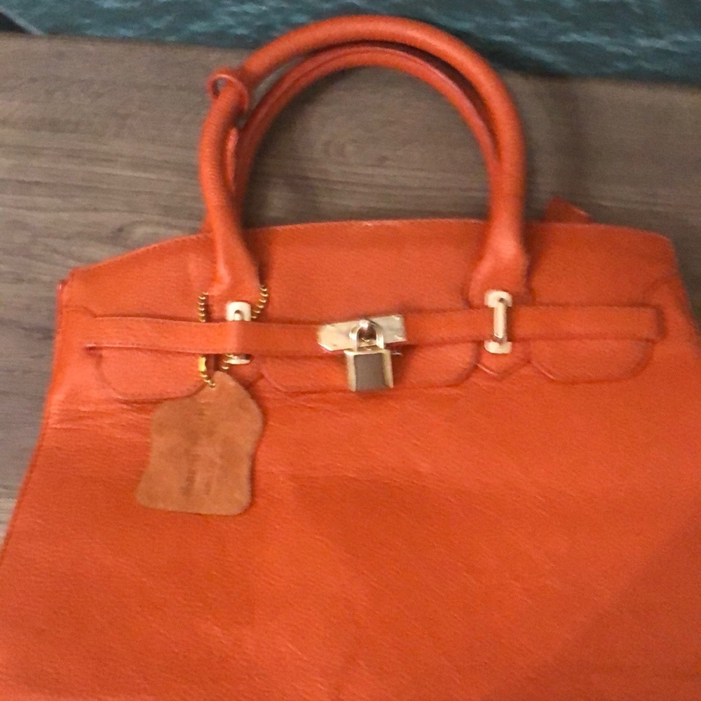 Handbags 👜